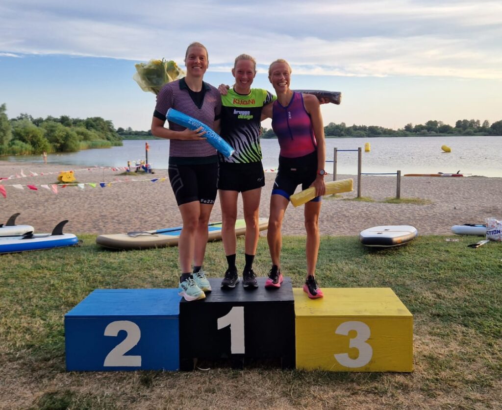 winnaars_dames_2026_woudfennen_zwemloop